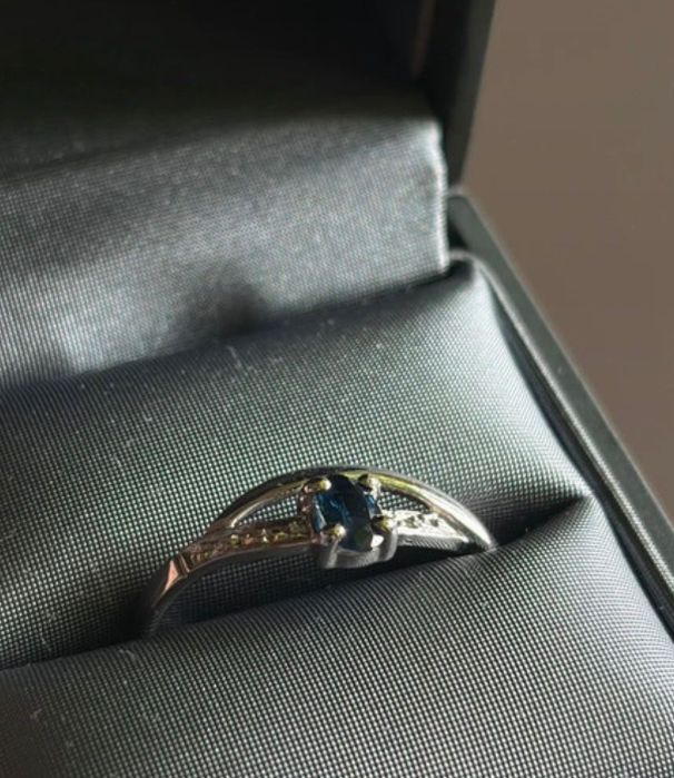 Pierścionek zaręczynowy 18k