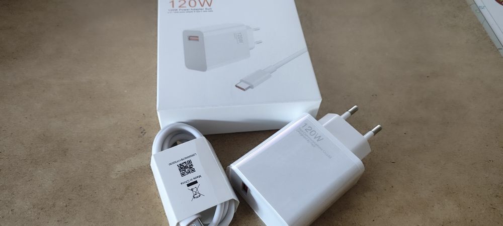 Mała,.szybka, ciężka ładowarka do telefonów Xiaomi, kabel 1m.