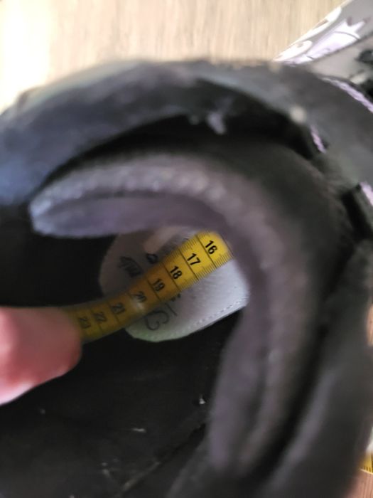 Buty dla bliźniaczek 31 i 32 kuromi