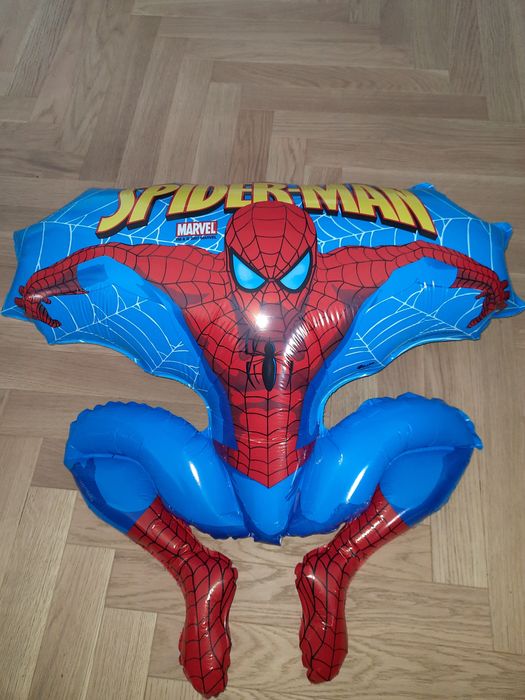Duży balon Spiderman dla dziecka na urodziny imieniny