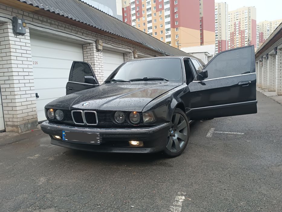 Продам BMW E32 7 series
