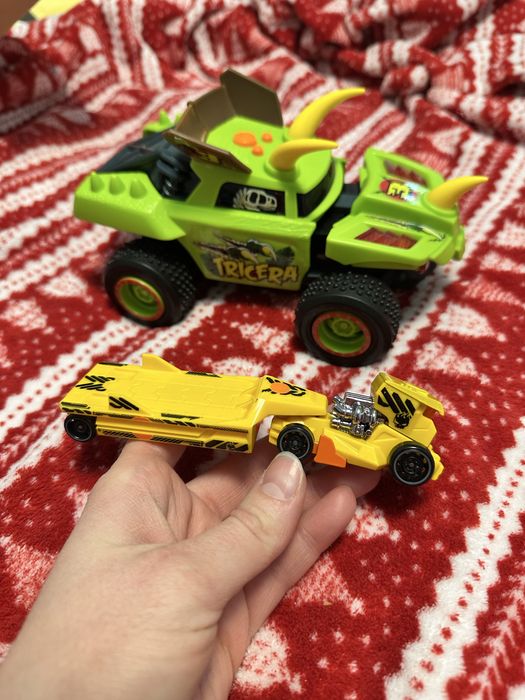 Машинка Hot Wheels оригінал та Road Rippers