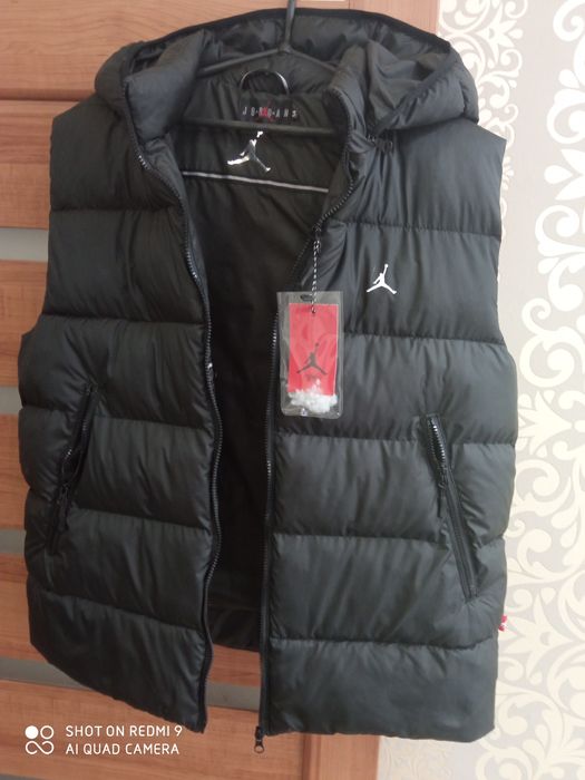 Пуховой жилет мужской Jordan XS-2XL безрукавкДжордан с капюшоном и без