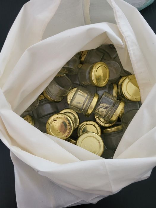 48 frascos de vidro com capacidade de 20ml