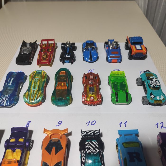 Машинки Hot wheels