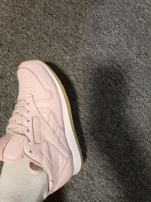 Жіночі кросівки шкіра Reebok р36