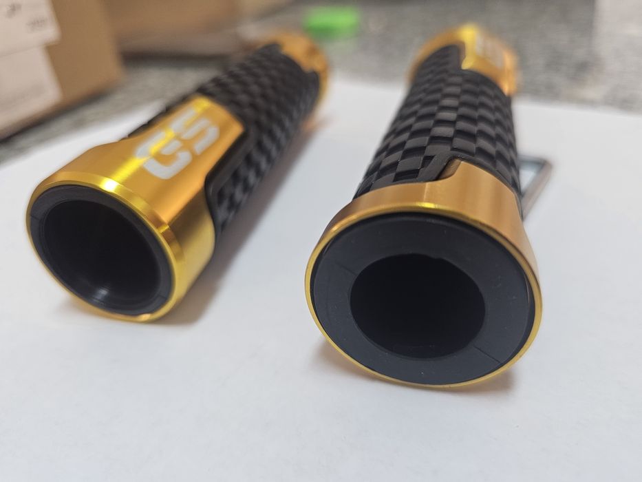 Punhos de guiador para mota