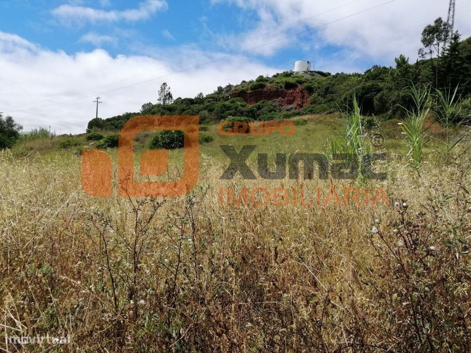 Terreno Urbano virado a sul, com viabilidade de construção!! — Santa Maria, São Pedro E Sobral Da Lagoa, Leiria