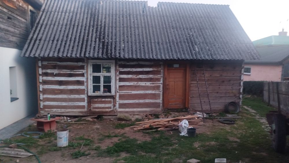 Bale z domu na drewno