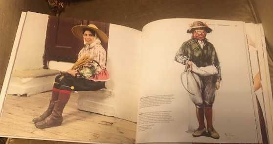 Livro dos CTT "Trajes Regionais" de Cristina L. Duarte