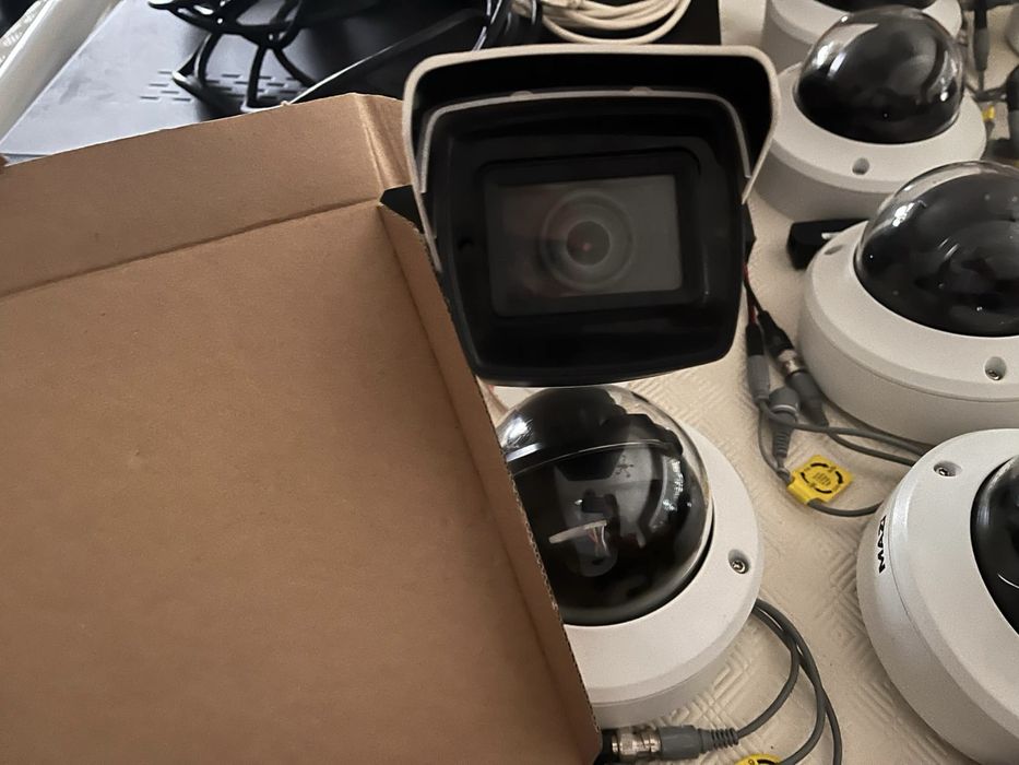 Câmeras de vigilância MAZI