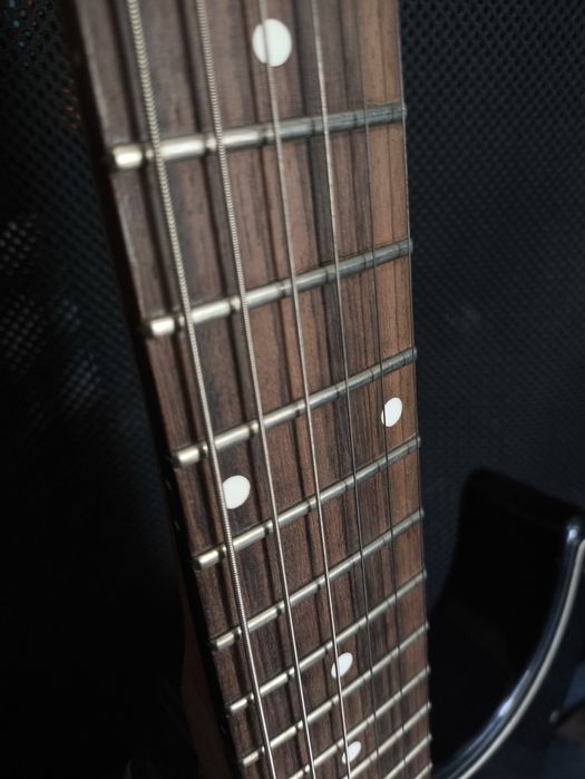 Guitarra elétrica Jackson PS-1 Performer com vários mods