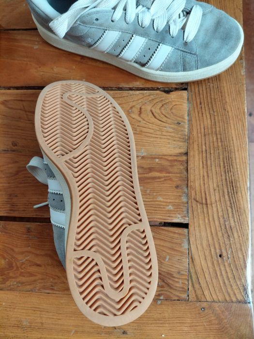 Ténis Adidas cinzentos n40,5