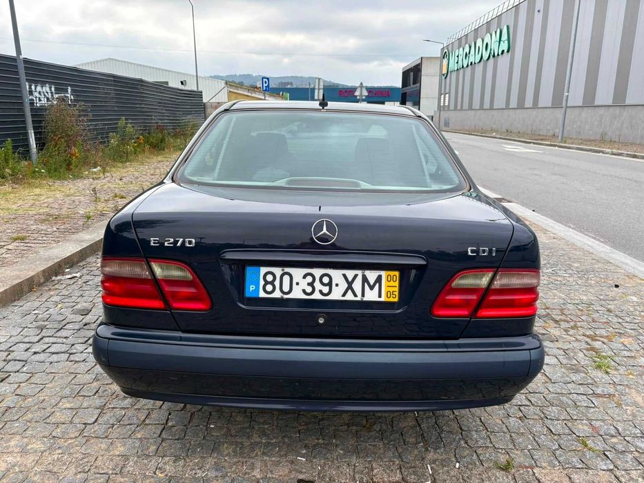 MERCEDES-BENZ E270 CDI ELEGANCE (W210) Diesel Impecável