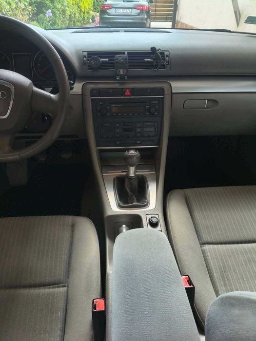 Samochod osobowy marki Audi a4 b7 2006r 2.0tdi 143km