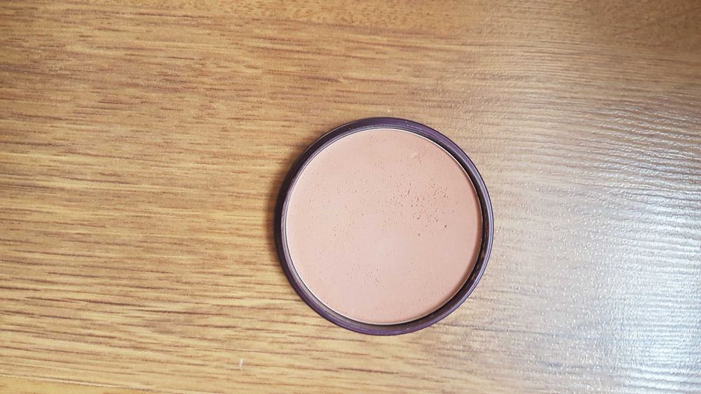 Puder do twarzy, twardy