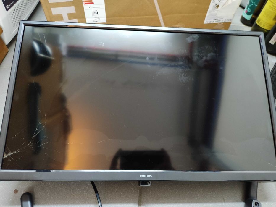 Telewizor Philips 24PHS6000 uszkodzony