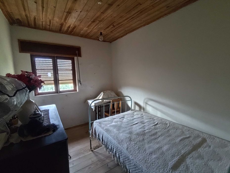 Moradia Isolada para Recuperar com Terreno