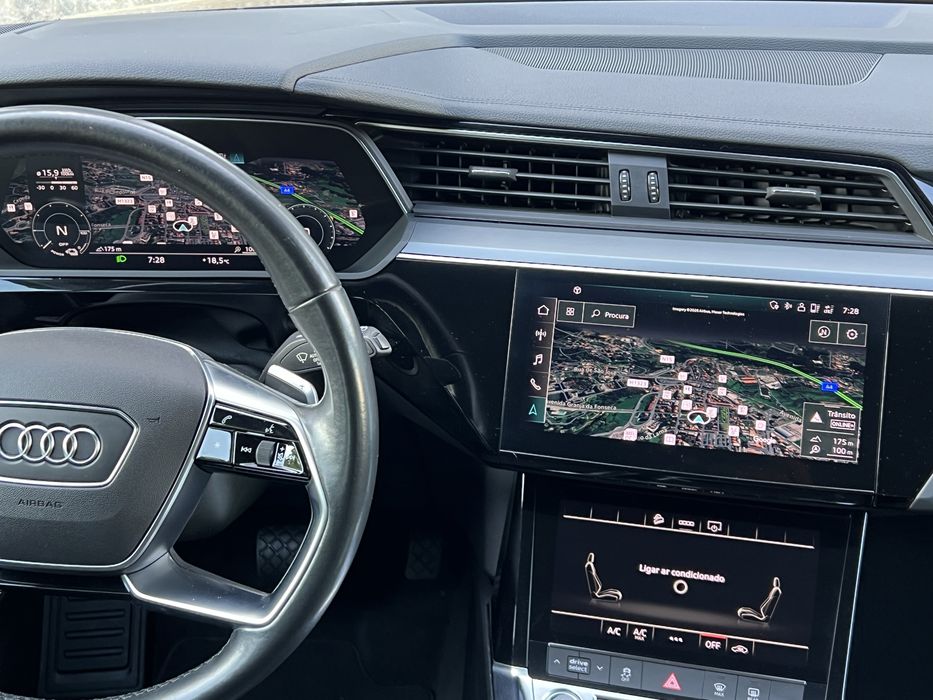 Audi e-Tron  Q8 50 quattro Sport Line
