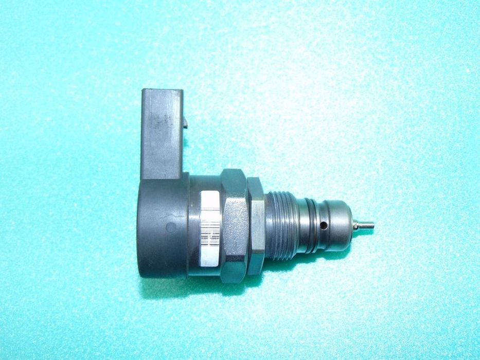 zawór czujnik regulator ciśnienia paliwa 0281002481 bmw 2,0d orygina