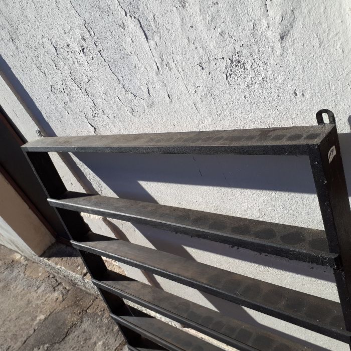 Estante / prateleira antiga para colecções ou decoração