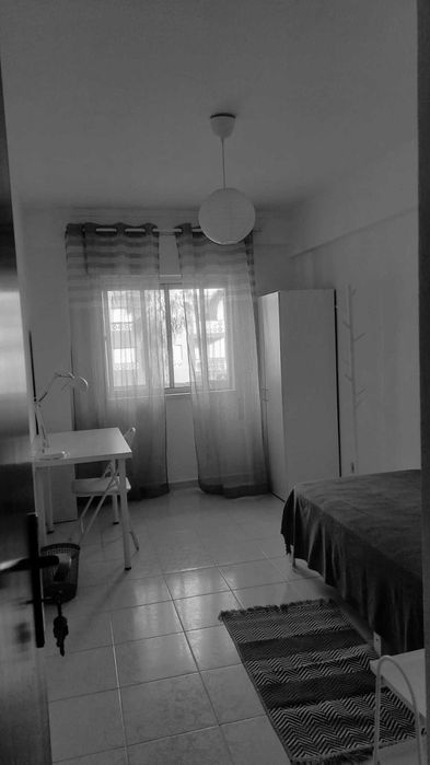 Quarto para arrendar - Faro - Atalaia