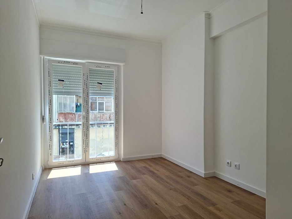 Apartamento T2 totalmente remodelado a 3 min. a pé da estação de Mem Martins