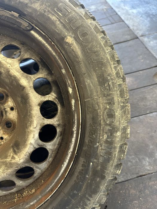 Komplet kół opony zimowe 215/55 mercedes w211 w210 r16 w203