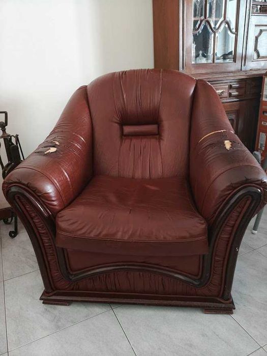 OFEREÇO Sofás! — só é preciso vir levantar