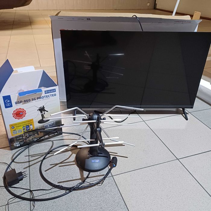 Telewizor 32 cale SHARP nowy, nieużywany, antena pokojowa