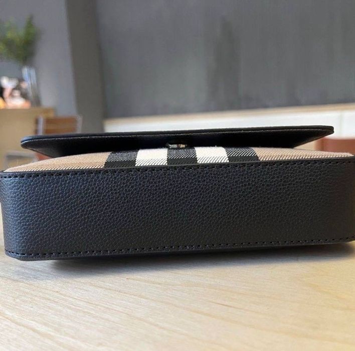 Сумка Burberry Hampshire On Chain Leather жіноча чорна женская