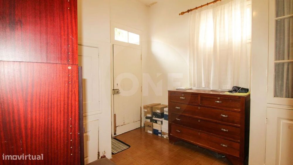 Prédio para Comércio e Habitação no Centro de Machico