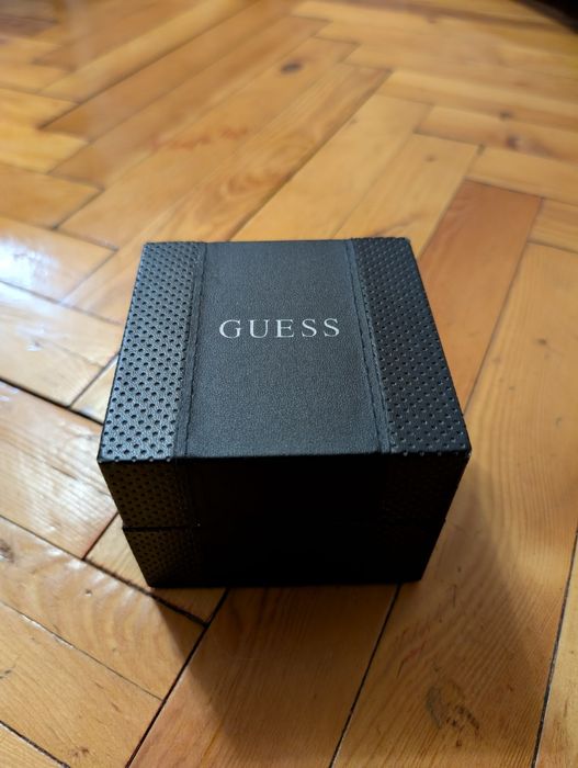 Продам часы Guess W021 w0218g2
