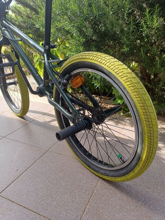 Bicicleta BMX Wipe 500 – 20”