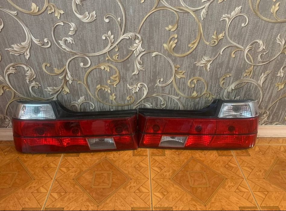 Комплект задніх фар BMW e32