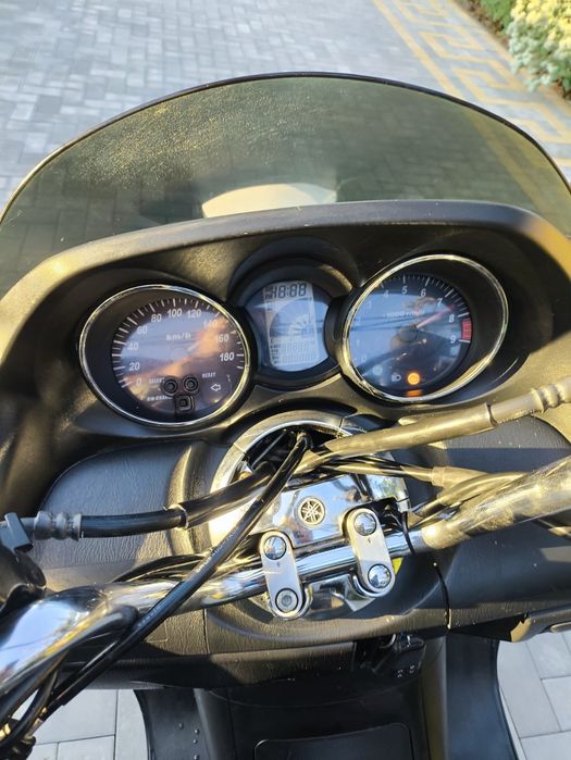 Ямаха маджести 400