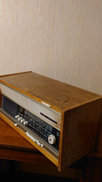 Радіо приймач ретро VEF Radio вінтаж