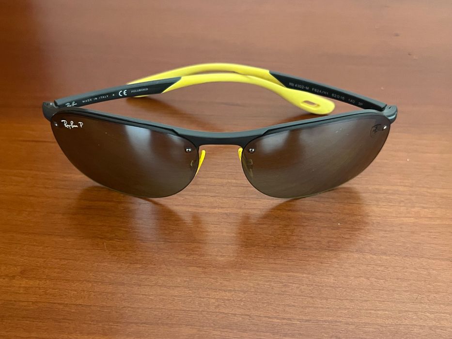 Óculos Ray ban edição ferrari