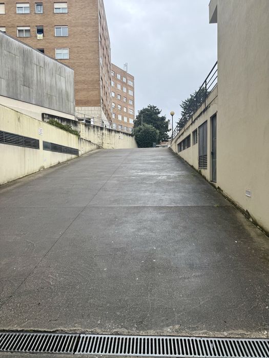 Lugar Garagem - Antas Porto