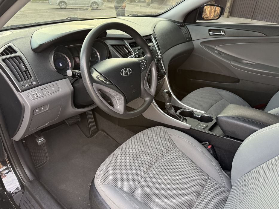 Продама Hyundai Sonata 2013 рік