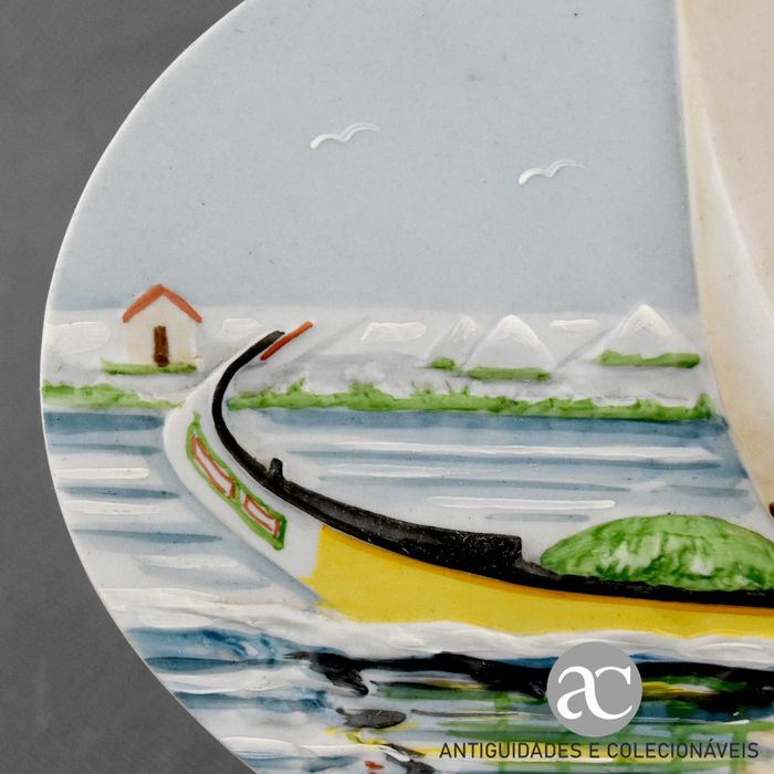 Placa Biscuit de Moliceiro, alto relevo, artista Carlos Calisto