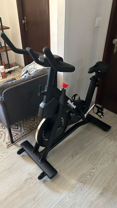Bicicleta estática - Rebel Active