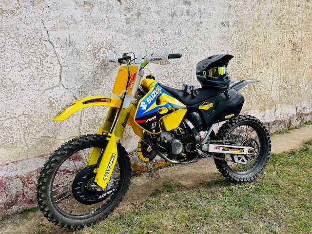 Suzuki RM 125 2 tempos ano 2000