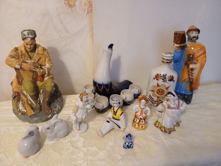 Статуэтка Гуцул , Матрешка, штоф и др