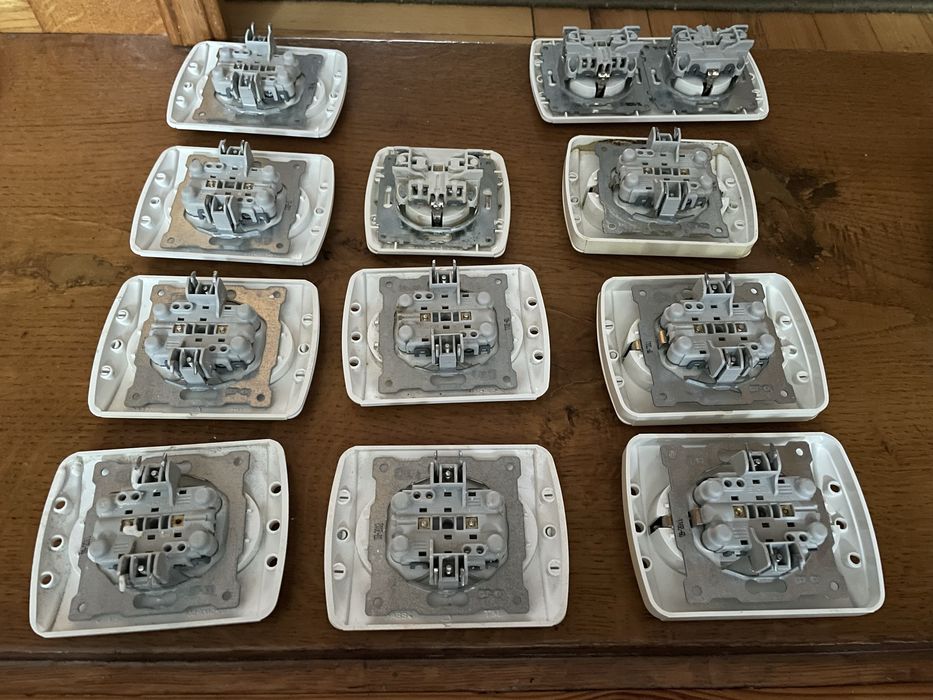 Розетки та вимикачі фірми el-bi( турція) Точкові світильники