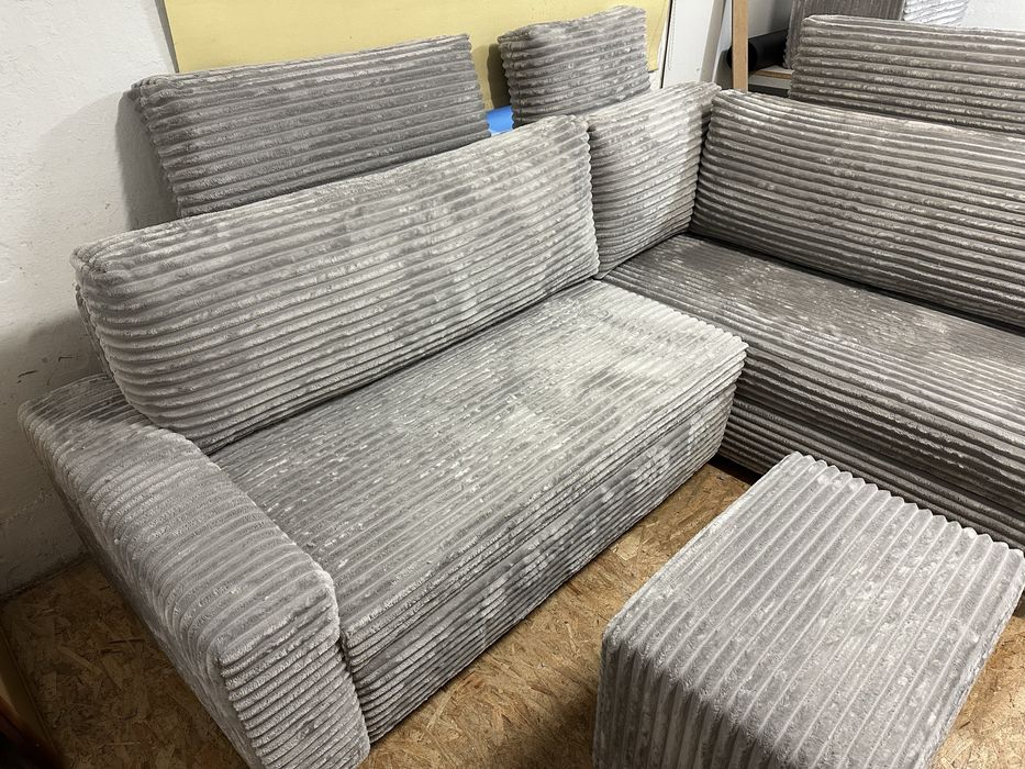 Kanapa Narożna 230x170 + Dwie pufy 60x40