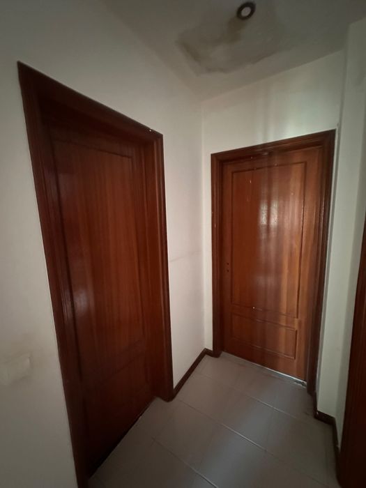 Vendo portas madeira