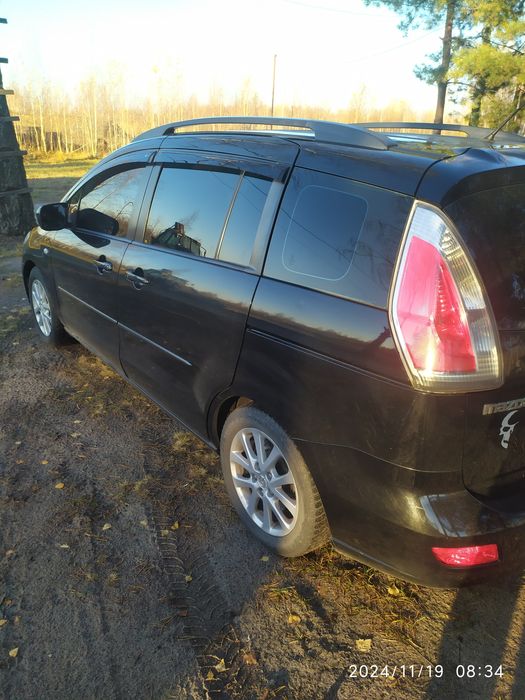 Продам семейную машину.