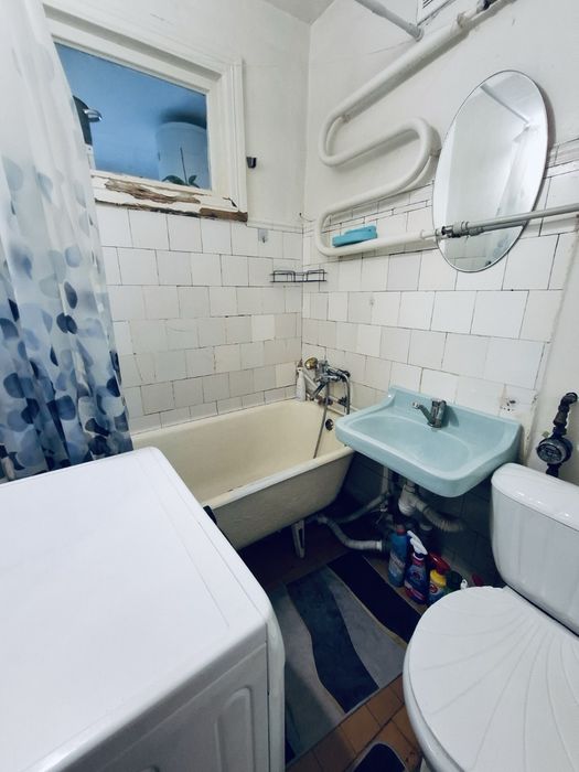Продам 2 -к кв в кирпиче с отличной локацией по пр Слобожанскому район Загса