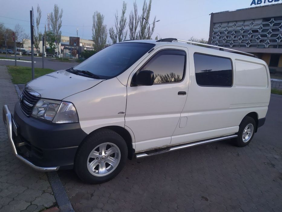 Toyota Hiace  2,5 турбо дизель 2009